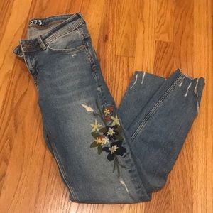 Embroidery Skinny Jeans